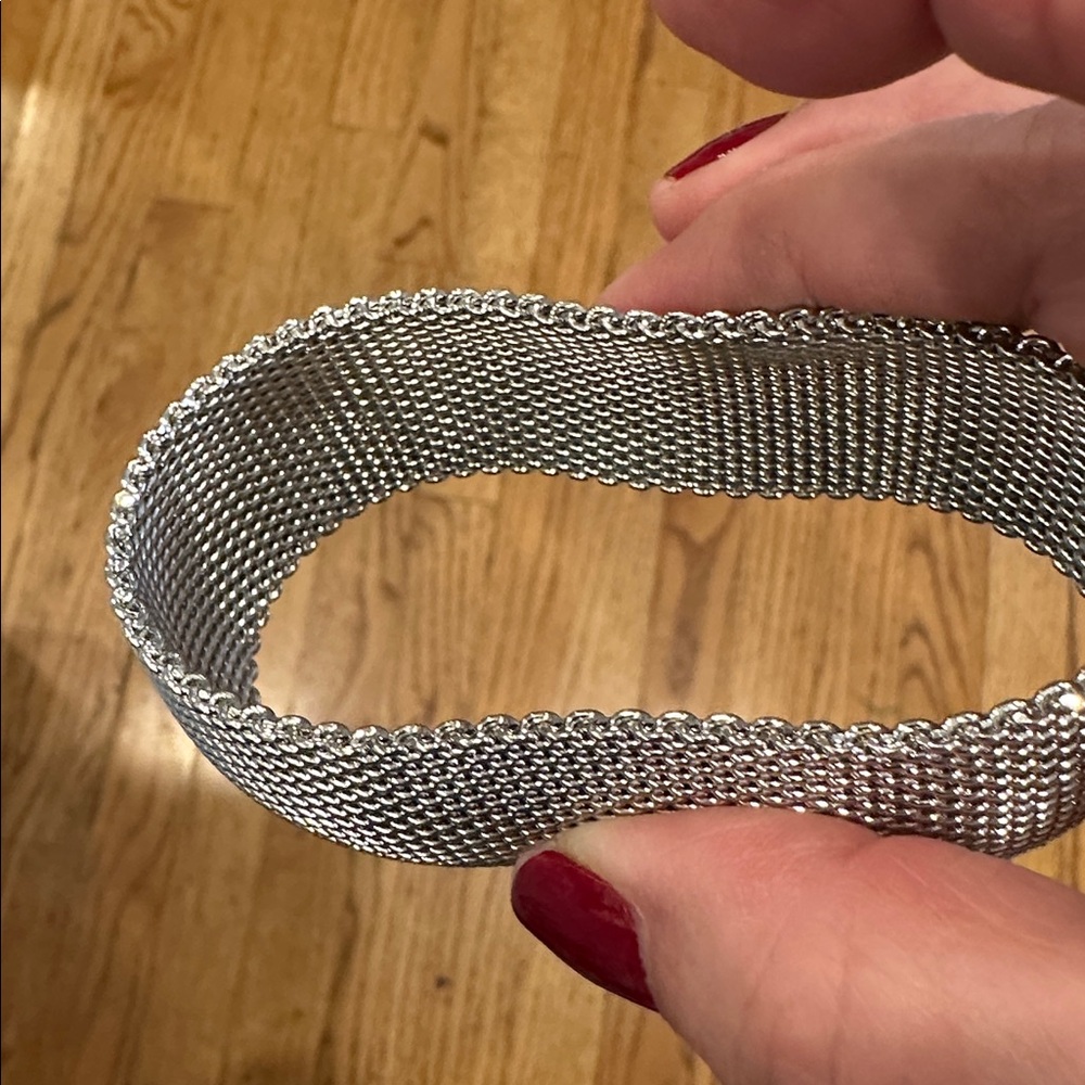 Wide Mesh Bangle - Picture 7 of 8